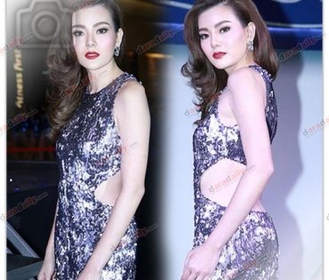 "ดิว อริสรา" ออกงานในชุดสุดเซ็กซี่