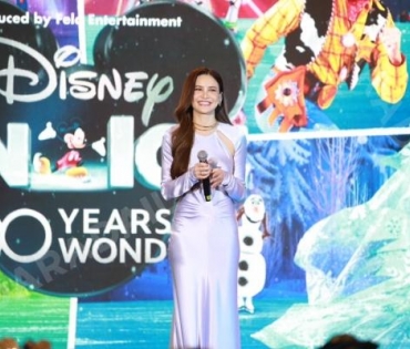 งานแถลงข่าว Disney On Ice Presents 100 Years of Wonder พบ "ครอบครัวต่าย ชุติมา,มิกค์ ทองระย้า"