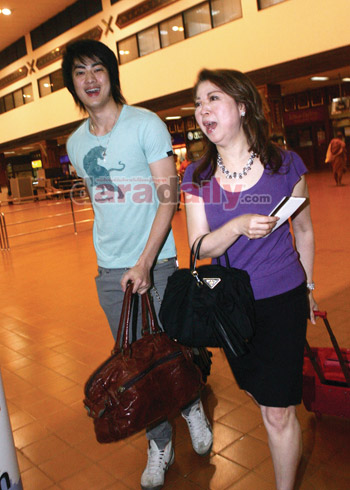 เปิดตัวสาวใหญ่ คนที่เขาว่าเป็นกิ๊กกับ"ฟิล์ม"