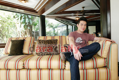 "เปรม" อวดบ้านพฤกษา คฤหาสถ์หรู..บุษราคัมวงษ์