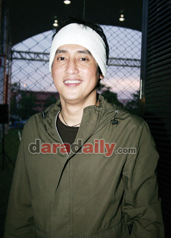"แท่ง"ชิ่ง"โอ๋-รุ้งนภัฐ" ควงนักศึกษาเปิดตัว