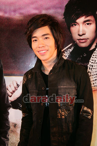 นัท ศักดาทร, ณัฐฏ์ ทิวไผ่งาม, นัททิว, นัท AF4, ทรู อาคาเดมี่ แฟนเทเชีย
