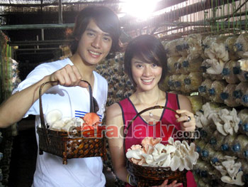 "เชฟอิ๊ก"ควง"หญิงฌัชฌา"ตลุยฟาร์มเห็ด