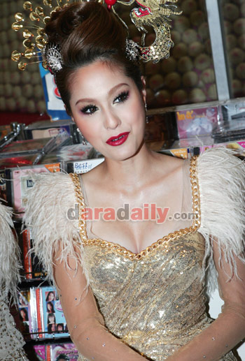 "ขวัญ" โต้งานหดโวยังไม่ละครเล่น อุบลงละครฟ้าจรดทราย 