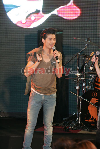 “เหวี่ยง-วีน” อาการระบาดของซุปตาร์ 