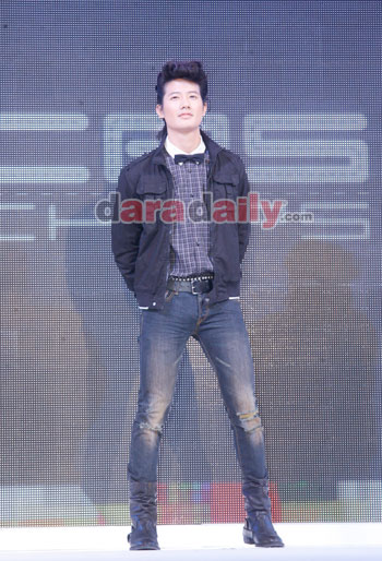 “เป้” เผยเลิกบุหรี่ไม่เกี่ยว “แพนเค้ก” โต้ ผจก.ไม่ชอบฝ่ายหญิง