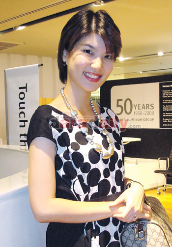 "ม.ล. อรณิช กิติยากร" พีอาร์สาวสวย