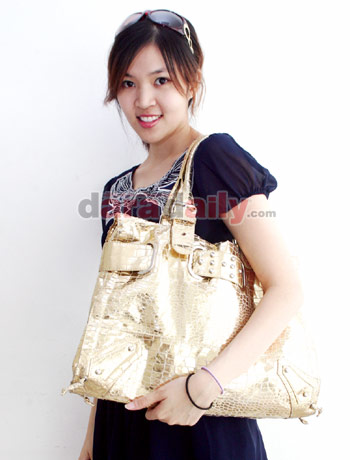 เปิดกระเป๋า "เลดี้" เรียบง่ายไม่ติดหรู