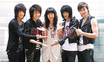 "เลโอ"หวานลงเอ็มวี โชว์กุ๊กกิ๊ก "พราว"