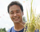 "เจตน์"สลัดมาดไฮโซนักธุรกิจ สวมบทชาวนา เกี่ยวข้าวกลางทุ่ง