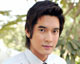  “วี” เข้าข่าย พระเอก “ว.” ดวงมีอุบติเหตุ ปัดข่าว “แคล” นั่งตัก