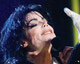 MTV Music Award ทำเจ๋ง! โปรยถุงมือ"ไมเคิล แจ็คสัน"