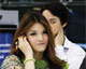 หนุ่มๆโซแซด"แนท"มีหนุ่มตี๋..ช่วยถือของ