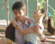 “เจน-แก้ว-ริน” อาศัยอยู่ที่เรือนแพของ “เถ้าแก่ตง”