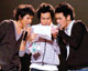 "เป๊ก-อ๊อฟ-ไอซ์"แดนซ์กระจาย คอนเสิร์ต "วี อาร์ วัน"