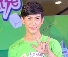 ยังไม่หาย 100% "พุฒ" กินยาอีก 4 วีค! "จุ๋ย" คอยเฝ้าและดูแลอาการทุกวัน ยังไม่หาย 100% "พุฒ" กินยาอีก 4 วีค! "จุ๋ย" คอยเฝ้าและดูแลอาการทุกวัน