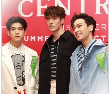 แฟชั่นสุดยิ่งใหญ่แห่งปีของห้างเซ็นทรัลกับงาน “Central Edition” พบกับ ต่อ-ธนภพ ลีรัตนขจร, มิว-นิษฐา
