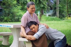 “เพชร” ลา “ยาย” กลับอดีต