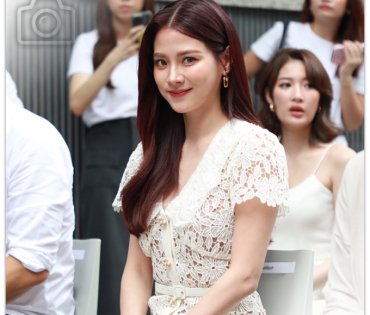 ภาพบรรยากาศบวงสรวงละคร "ทองประกายแสด" พบ ใบเฟิร์น พิมพ์ชนก