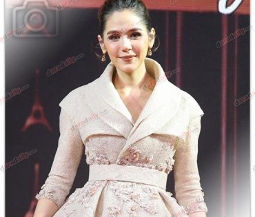 ซุปตาร์สาว “ชมพู่ อารยา” หรือคุณแม่คนใหม่ของวงการบันเทิง ออกงานครั้งแรกหลังตั้งครรภ์