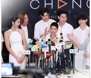 พิธีบวงสรวง CLUB FRIDAY THE SERIES นำโดย เป้ย ปานวาด,หนุ่ม ศรราม,จอย ศิริลักษณ์,โดนัท,บีม กวี ฯลฯ