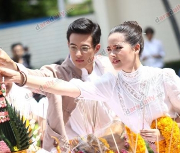 "เจมส์ มาร์ - ญาญ่า" นำทีมบวงสรวงกลิ่นกาสะลอง ณ ช่องสามหนองแขม