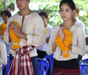 "เจมส์ มาร์ - ญาญ่า" นำทีมบวงสรวงกลิ่นกาสะลอง ณ ช่องสามหนองแขม