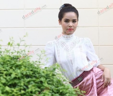 "เจมส์ มาร์ - ญาญ่า" นำทีมบวงสรวงกลิ่นกาสะลอง ณ ช่องสามหนองแขม