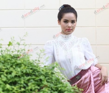 "เจมส์ มาร์ - ญาญ่า" นำทีมบวงสรวงกลิ่นกาสะลอง ณ ช่องสามหนองแขม