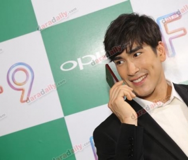 ณเดชน์ ร่วมงานเปิดตัวมือถือรุ่นใหม่สุดยิ่งใหญ่