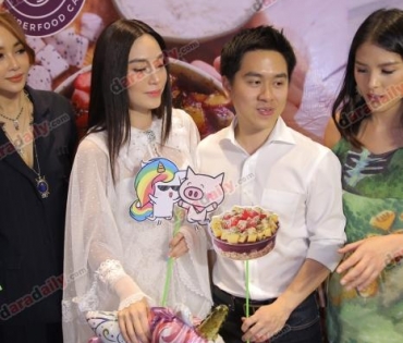 “เมย์ พิชญ์นาฏ" แฮปปี้เปิดตัวคบ "เอ็ดดี้ วริศ" ไม่ปฏิเสธใช้สถานะแฟน