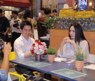 “เมย์ พิชญ์นาฏ" แฮปปี้เปิดตัวคบ "เอ็ดดี้ วริศ" ไม่ปฏิเสธใช้สถานะแฟน