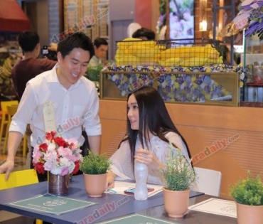 “เมย์ พิชญ์นาฏ" แฮปปี้เปิดตัวคบ "เอ็ดดี้ วริศ" ไม่ปฏิเสธใช้สถานะแฟน