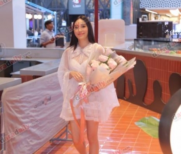 “เมย์ พิชญ์นาฏ" แฮปปี้เปิดตัวคบ "เอ็ดดี้ วริศ" ไม่ปฏิเสธใช้สถานะแฟน