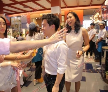 “เมย์ พิชญ์นาฏ" แฮปปี้เปิดตัวคบ "เอ็ดดี้ วริศ" ไม่ปฏิเสธใช้สถานะแฟน