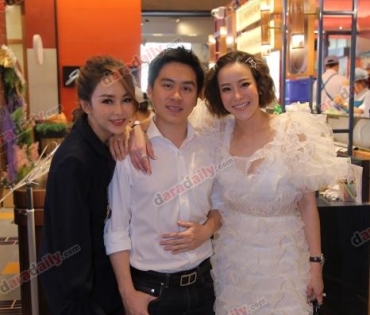“เมย์ พิชญ์นาฏ" แฮปปี้เปิดตัวคบ "เอ็ดดี้ วริศ" ไม่ปฏิเสธใช้สถานะแฟน