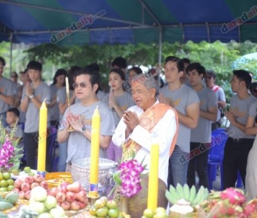 “นุ่น รมิดา” เผยทำหน้าที่สุดท้ายให้แม่ มี “หลุยส์ สก๊อตต์” คอยเคียงข้างไม่ห่าง