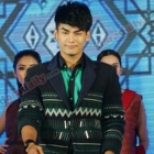 "ฮั่น เดอะสตาร์" ใส่ชุดผ้าไหมเดินแบบ