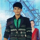 "ฮั่น เดอะสตาร์" ใส่ชุดผ้าไหมเดินแบบ