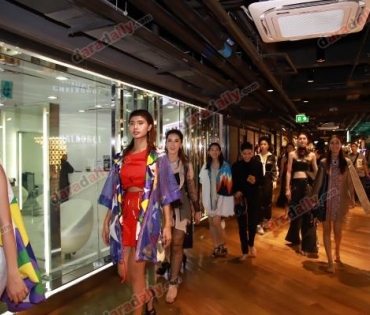 บรรยากาศงาน The Longest Runway@Icon Siam