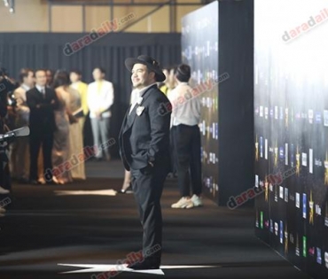 เหล่าดาราตบเท้าเดิน Black carpet งานประกาศรางวัล daradaily Awards ครั้งที่ 8