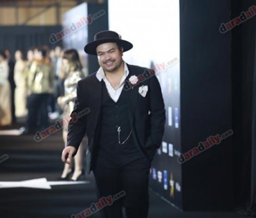 เหล่าดาราตบเท้าเดิน Black carpet งานประกาศรางวัล daradaily Awards ครั้งที่ 8