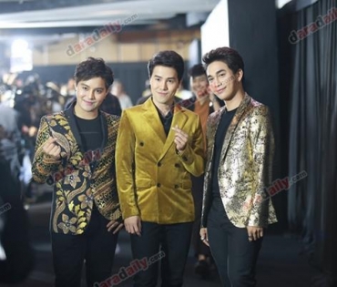 เหล่าดาราตบเท้าเดิน Black carpet งานประกาศรางวัล daradaily Awards ครั้งที่ 8