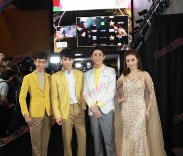 เหล่าดาราตบเท้าเดิน Black carpet งานประกาศรางวัล daradaily Awards ครั้งที่ 8