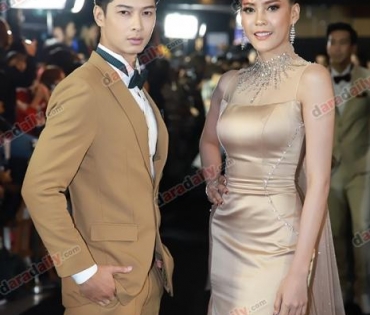 เหล่าดาราตบเท้าเดิน Black carpet งานประกาศรางวัล daradaily Awards ครั้งที่ 8