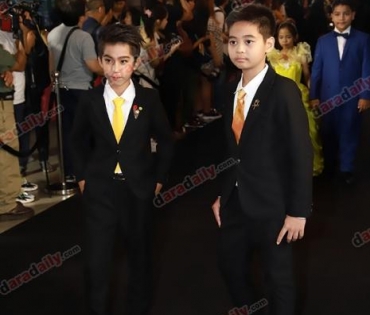 เหล่าดาราตบเท้าเดิน Black carpet งานประกาศรางวัล daradaily Awards ครั้งที่ 8