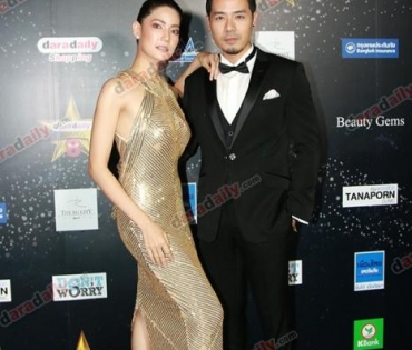 เหล่าดาราตบเท้าเดิน Black carpet งานประกาศรางวัล daradaily Awards ครั้งที่ 8