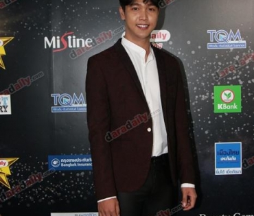 เหล่าดาราตบเท้าเดิน Black carpet งานประกาศรางวัล daradaily Awards ครั้งที่ 8