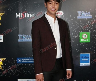 เหล่าดาราตบเท้าเดิน Black carpet งานประกาศรางวัล daradaily Awards ครั้งที่ 8