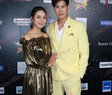 เหล่าดาราตบเท้าเดิน Black carpet งานประกาศรางวัล daradaily Awards ครั้งที่ 8